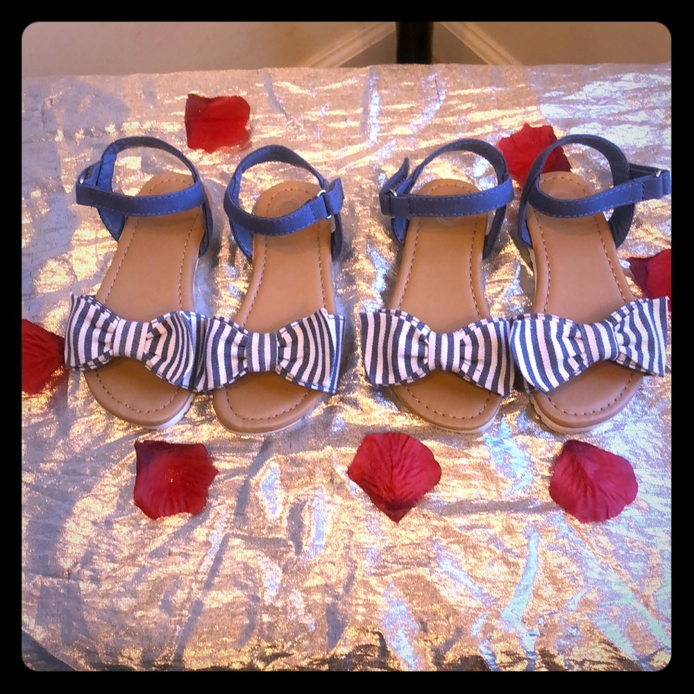 (Brand New) Striped sandals with bow